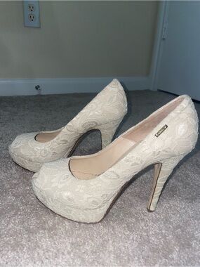 Women's Lace Platform High Heels in Ivory